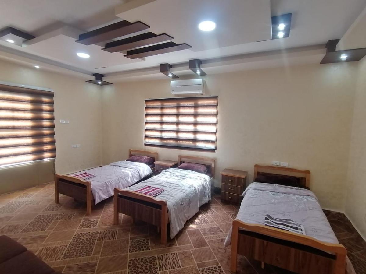 Farmer Stay Hostel Wadi Musa Esterno foto