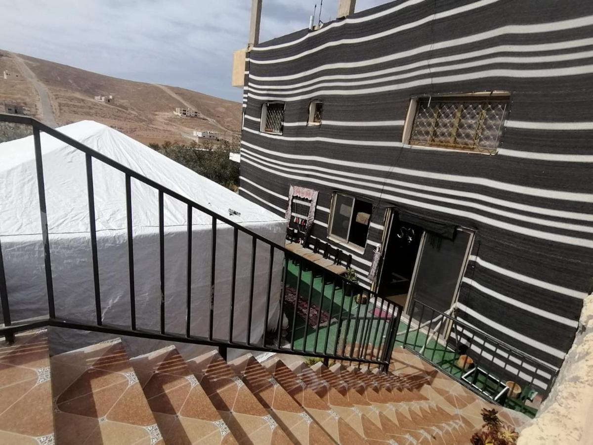 Farmer Stay Hostel Wadi Musa Esterno foto